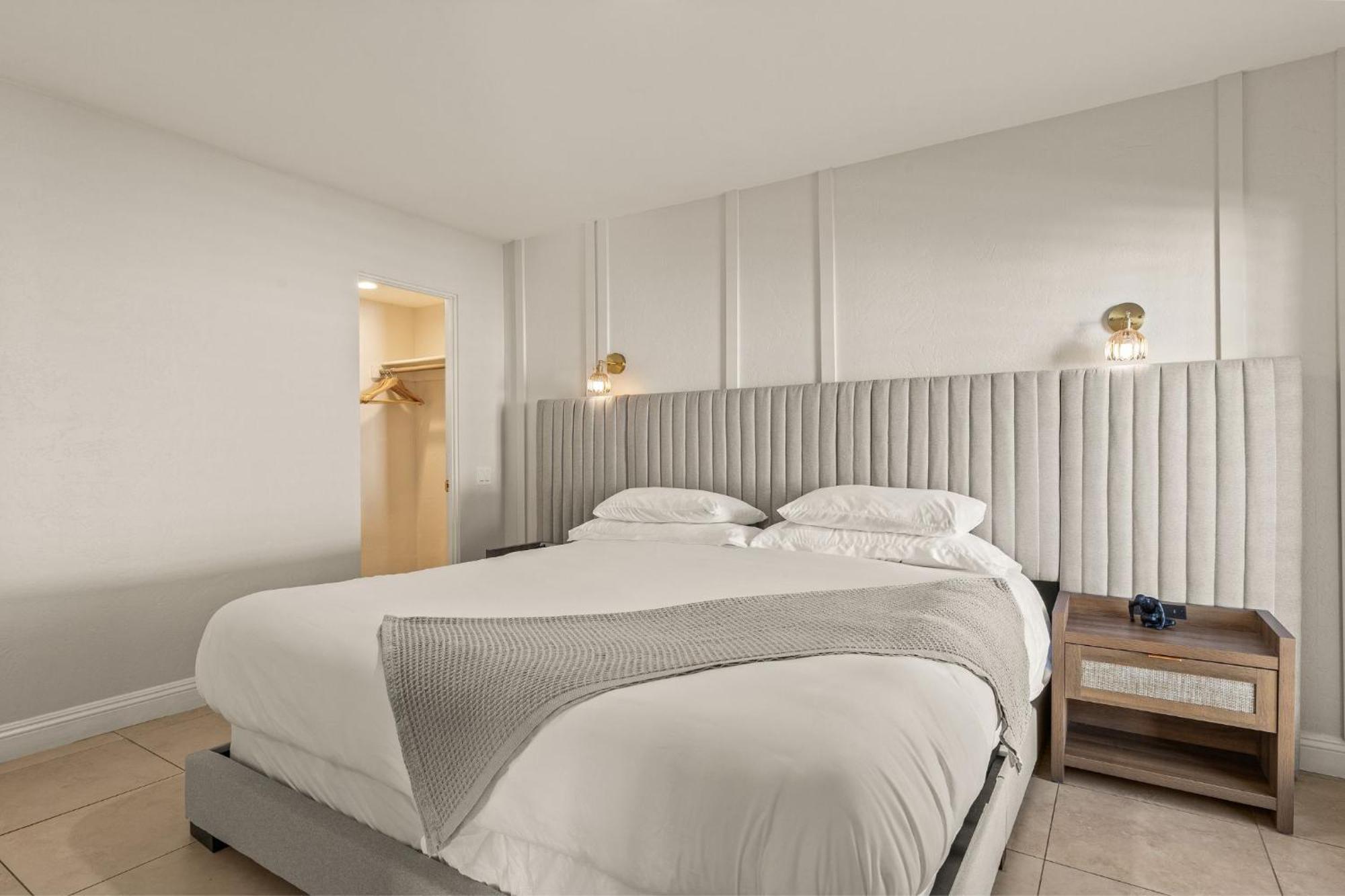 Casa Oliver Hotel & Resort - A Men'S Clothing Optional Resort In 棕榈泉 外观 照片