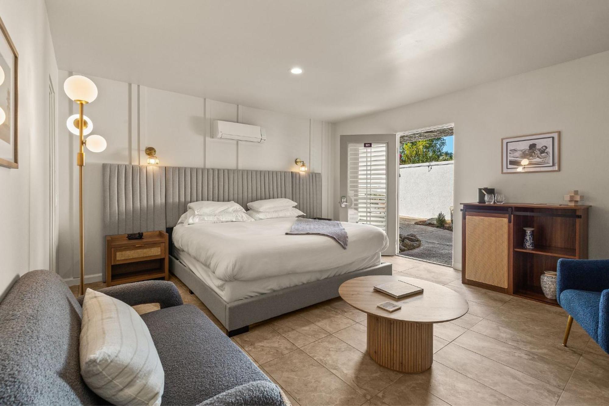 Casa Oliver Hotel & Resort - A Men'S Clothing Optional Resort In 棕榈泉 外观 照片
