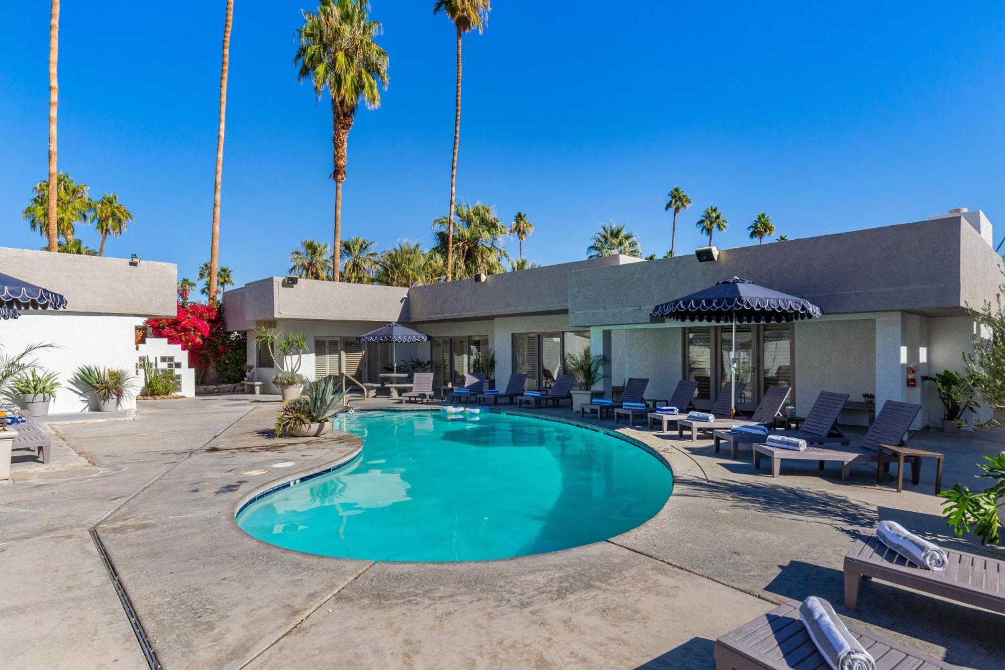Casa Oliver Hotel & Resort - A Men'S Clothing Optional Resort In 棕榈泉 外观 照片