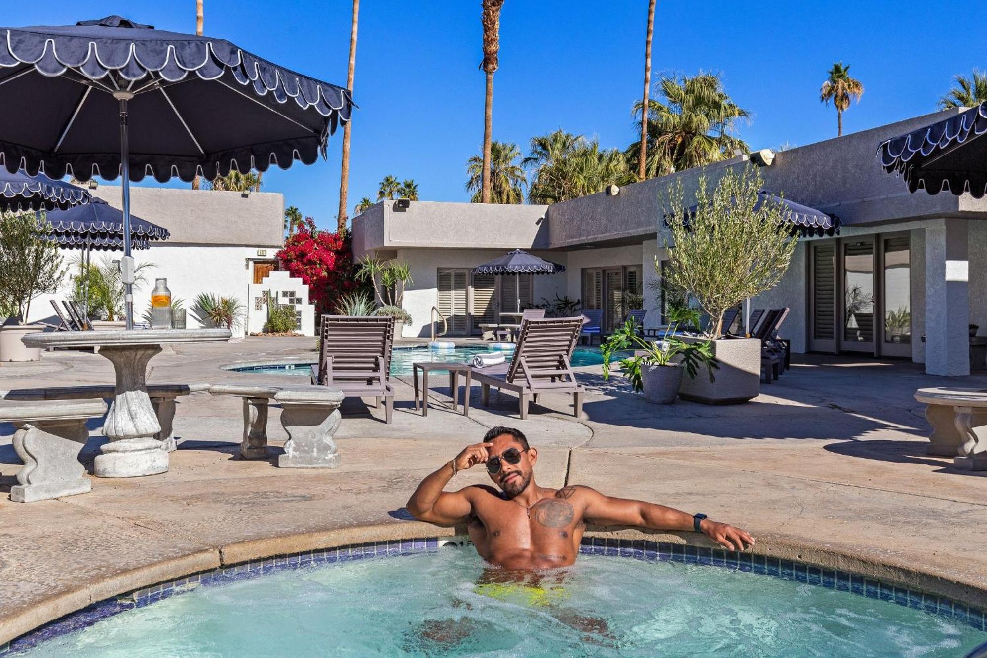 Casa Oliver Hotel & Resort - A Men'S Clothing Optional Resort In 棕榈泉 外观 照片