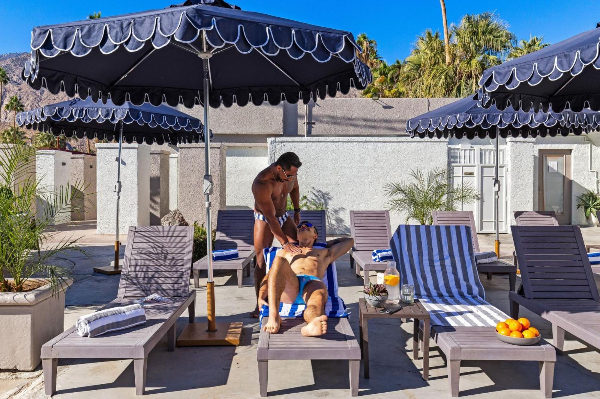 Casa Oliver Hotel & Resort - A Men'S Clothing Optional Resort In 棕榈泉 外观 照片